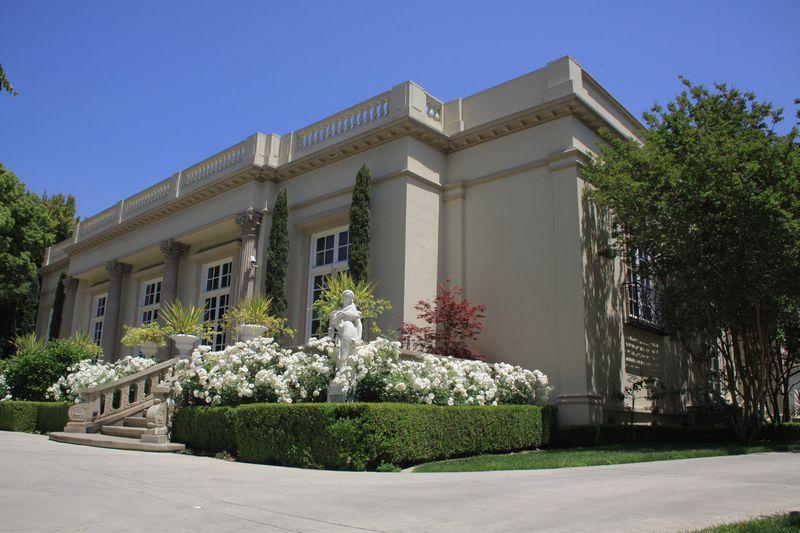 Stunning Private Estate Pasadena