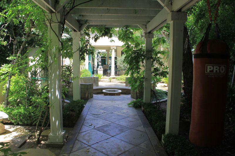 Stunning Private Estate Pasadena