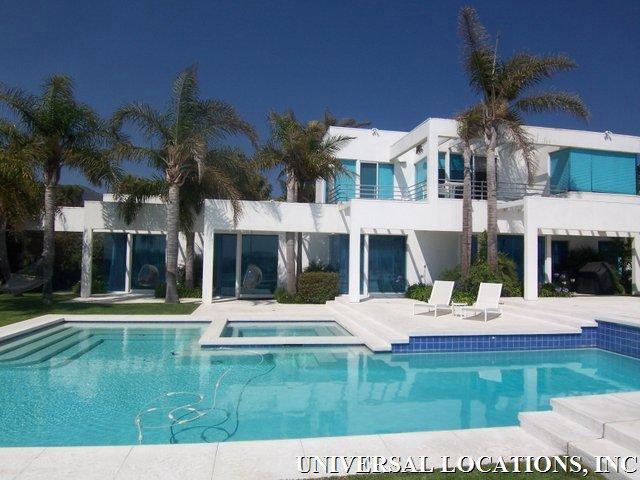 modern private malibu estate wedding