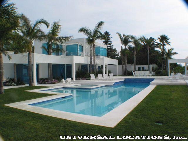 modern private malibu estate wedding