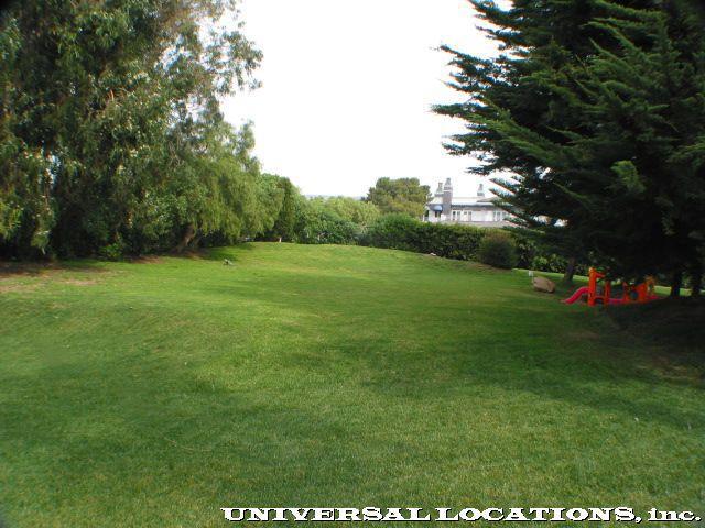 modern private malibu estate wedding