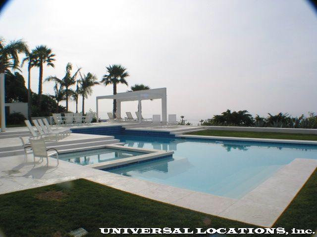 modern private malibu estate wedding