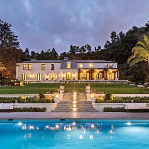 Six Important Tips to Know Before Booking a Wedding Venue