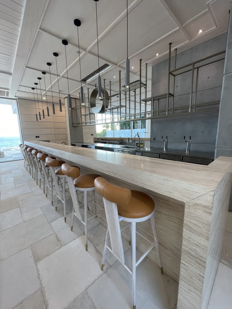 bar
